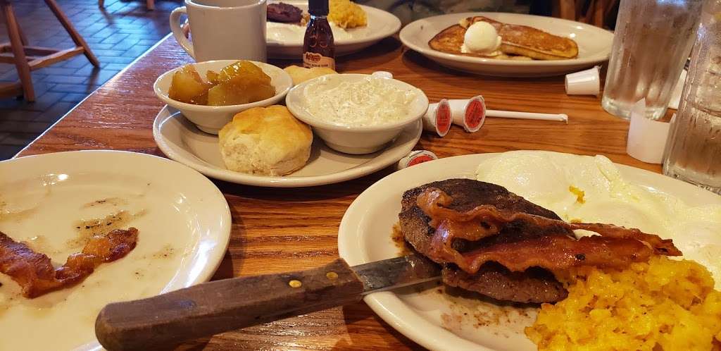 Cracker Barrel Old Country Store | 11701 N US-31, Edinburgh, IN 46124, USA | Phone: (812) 526-7968