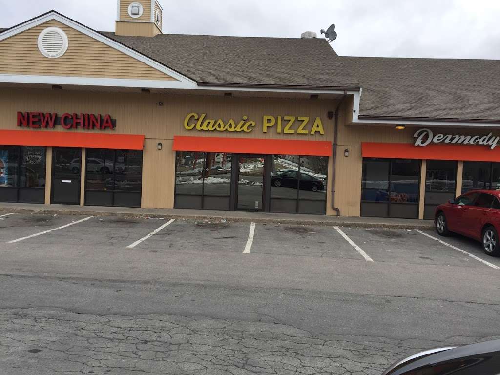 Classic Pizza at Harts 4 Corners | 648 County St, Taunton, MA 02780, USA | Phone: (508) 824-0440
