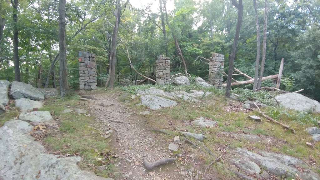 Storm King Mountain Trailhead | Howell Trail, Cornwall-On-Hudson, NY 12520, USA