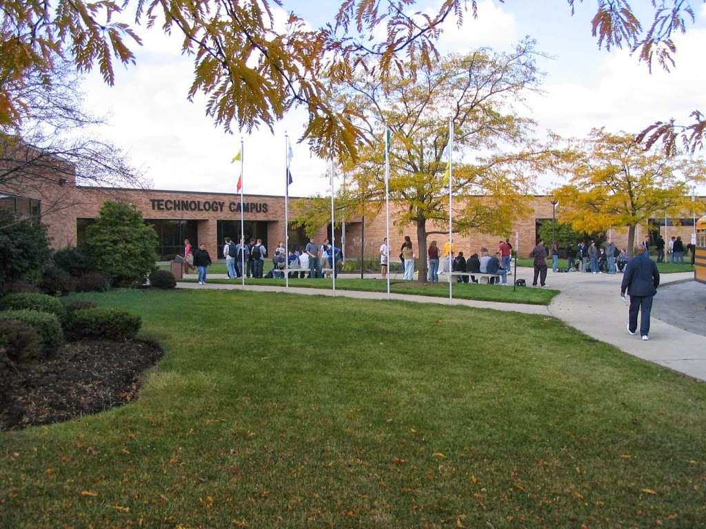 Lake County Tech Campus | 19525 W Washington St, Grayslake, IL 60030, USA | Phone: (847) 223-6681