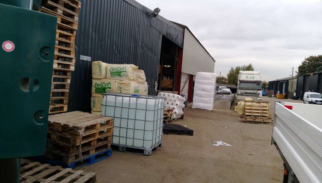 Essex Animal Feeds | Frieze Hall Farm/Coxtie Green Rd, Brentwood CM14 5RE, UK | Phone: 01277 375647