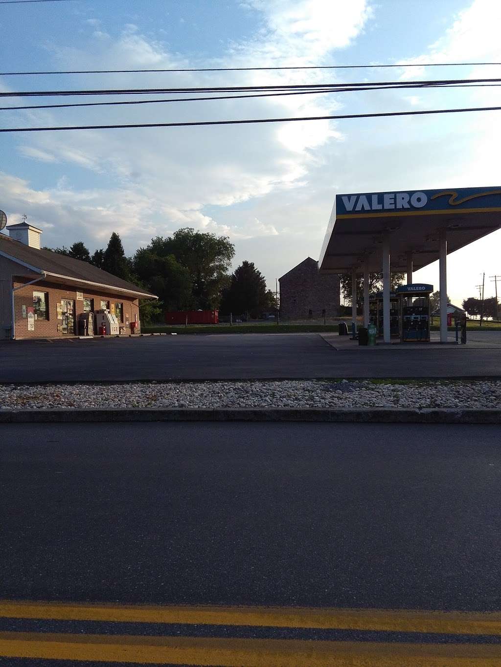 Valero | 1 W State Ave, Lyons, PA 19536, USA | Phone: (610) 641-0161