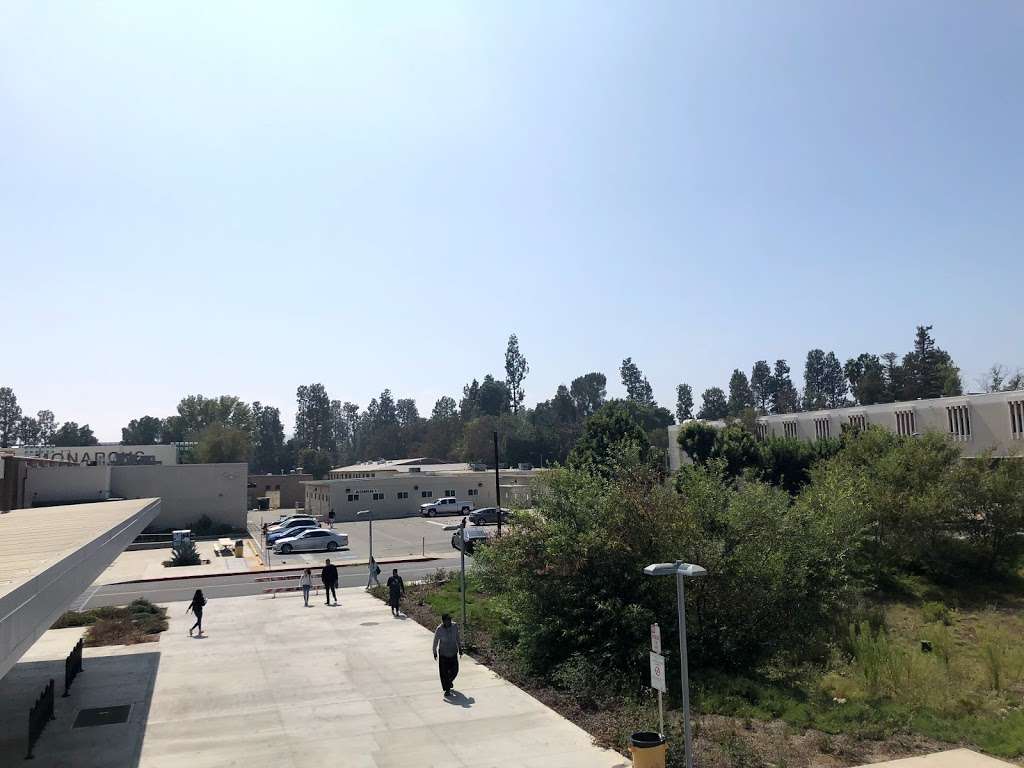 La Valley College | 5645 Fulton Ave, Van Nuys, CA 91401, USA