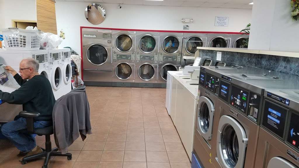 Eastgate Laundromat | 837 S Westmore-Meyers Rd, Lombard, IL 60148 | Phone: (630) 953-1220