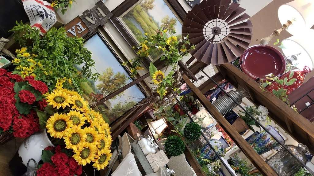 Picket Fences Silk Floral Design | 19193 N Fwy Service Rd, Shenandoah, TX 77385 | Phone: (281) 465-4144