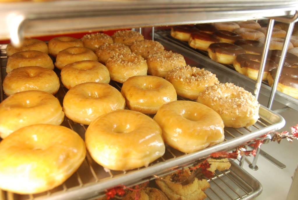 Doughnut Deli Inc. | 3401 Pacific Pl, Long Beach, CA 90806 | Phone: (562) 595-8515