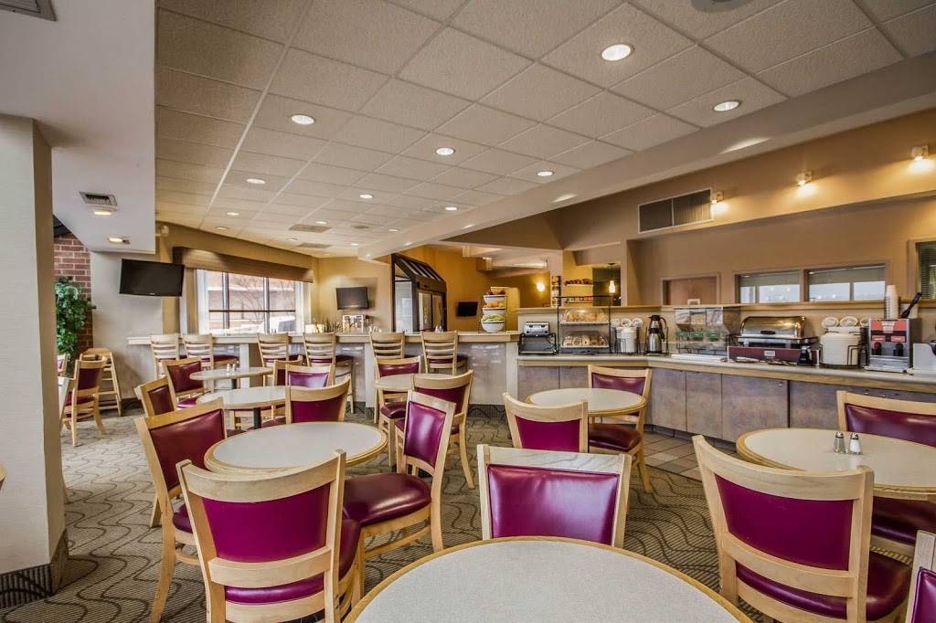 Comfort Inn & Suites Madison - Airport | 4822 E Washington Ave, Madison, WI 53704, USA | Phone: (608) 244-6265