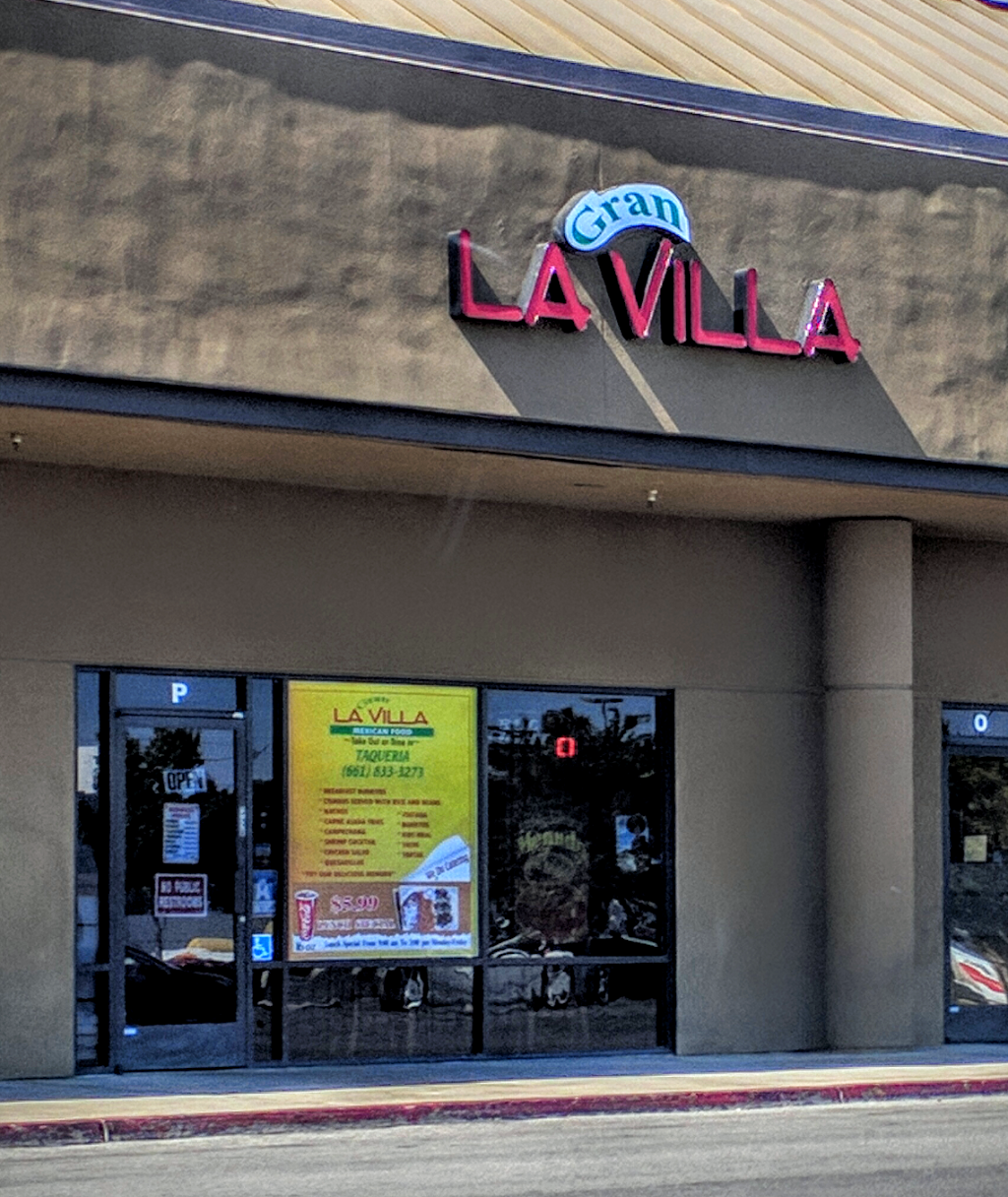 La Gran Villa | 6300 White Ln suite p, Bakersfield, CA 93309, USA | Phone: (661) 833-3273