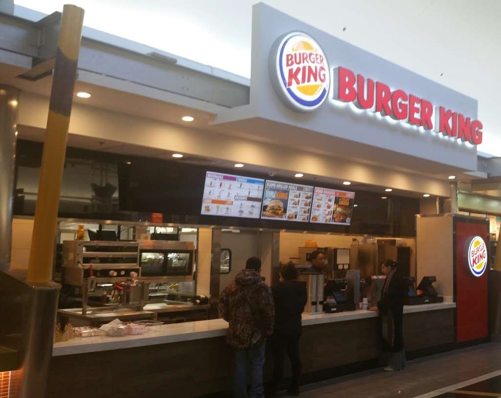 Burger King | 6170 Grand Ave, Gurnee, IL 60031, USA | Phone: (847) 263-2414