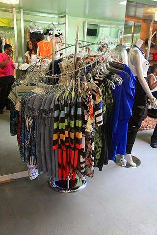 PHENOMENAL THREADZ BOUTIQUE INC | 2619 W Manchester Blvd, Inglewood, CA 90305, USA | Phone: (323) 750-3311