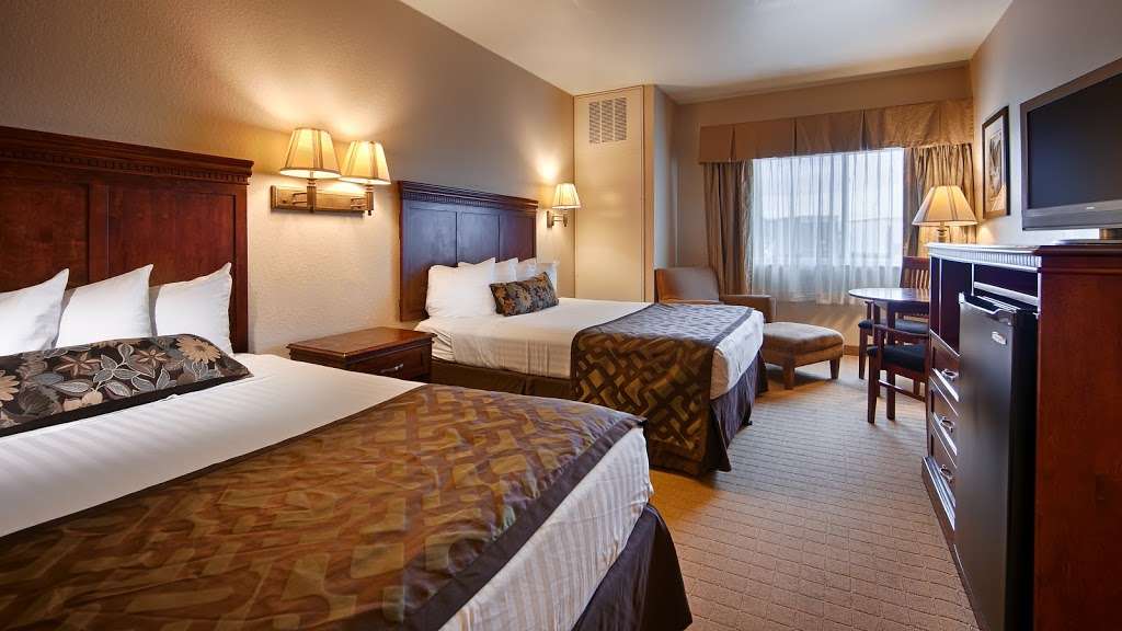 Timber Creek Inn & Suites | 3300 Drew St, Sandwich, IL 60548, USA | Phone: (630) 273-6000