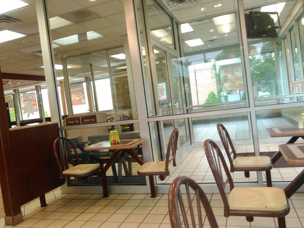 Burger King | 317 Main St, Madison, NJ 07940, USA | Phone: (973) 377-9691