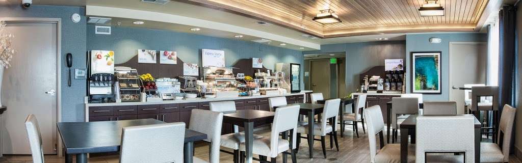 Holiday Inn Express Redwood City-Central | 1836 El Camino Real, Redwood City, CA 94063, USA | Phone: (650) 299-0909