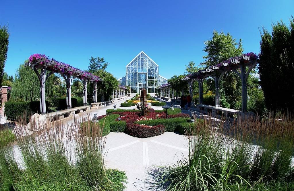 White River Gardens | 1200 W Washington St, Indianapolis, IN 46222, USA | Phone: (317) 630-2001