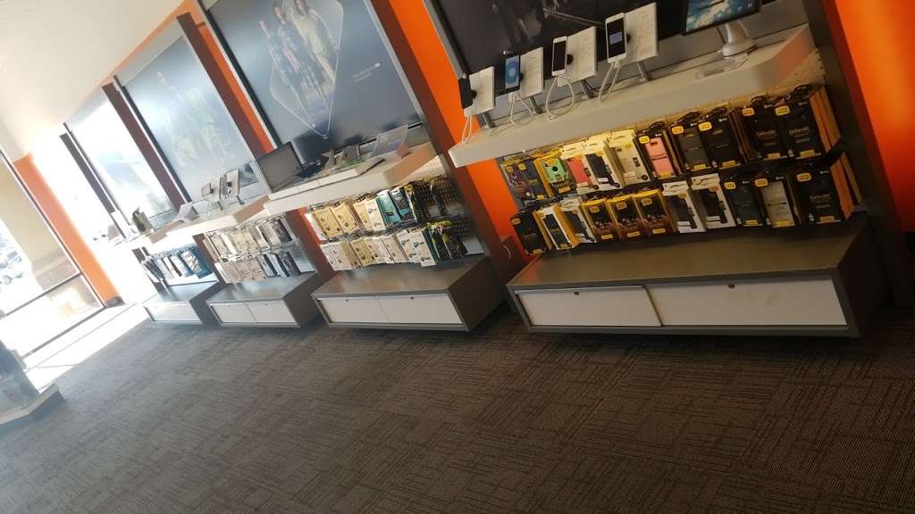 AT&T Store | 504 Greensburg Commons Ste C, 6, Greensburg, IN 47240, USA | Phone: (812) 662-6312