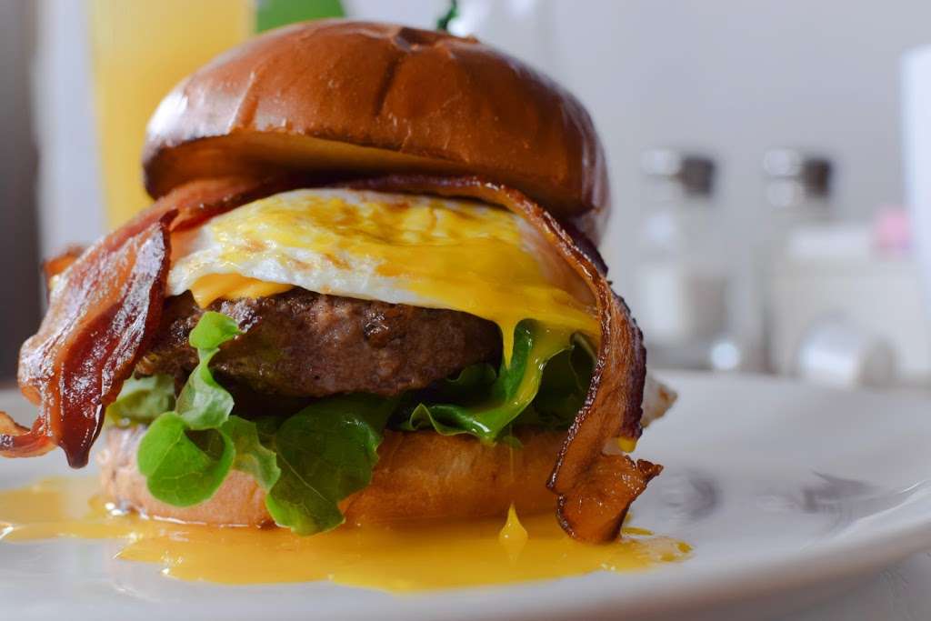 Broken Yolk Cafe | 2642 Del Mar Heights Rd, Del Mar, CA 92014, USA | Phone: (858) 509-9655