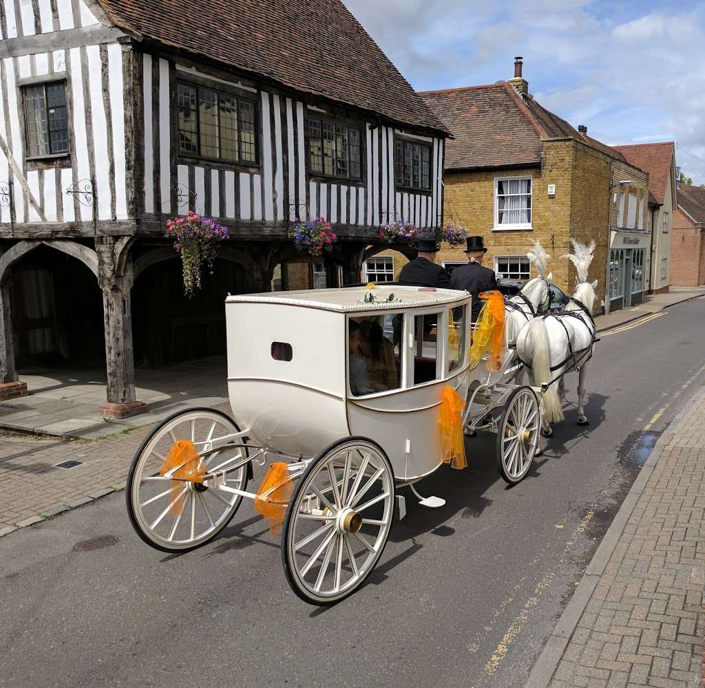 Carlton Carriages | Days Lane, Pilgrims Hatch, Brentwood CM15 9SJ, UK | Phone: 07808 774174