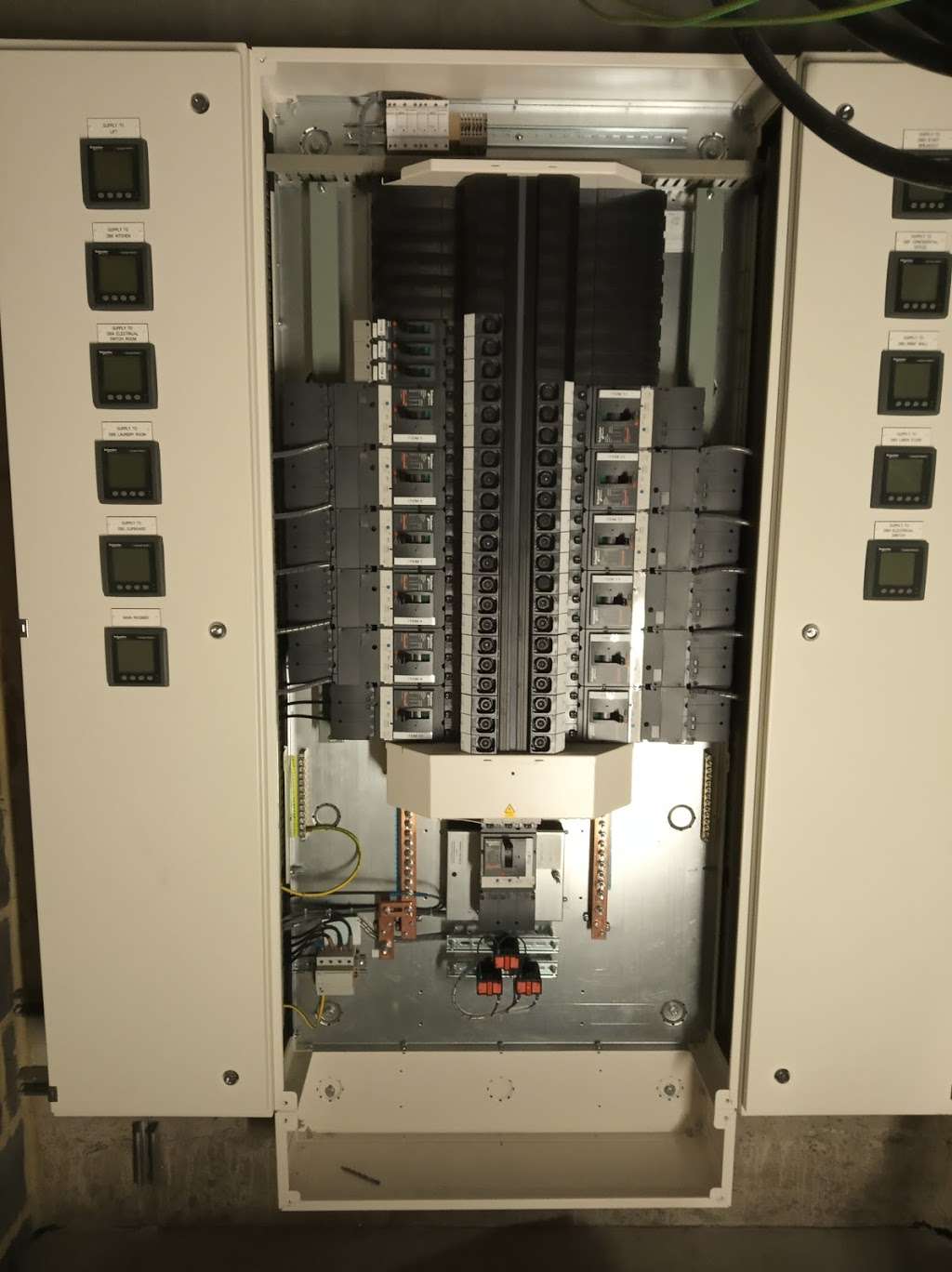 Nikola Electric Ltd. Wembley Electrician | 193 Wembley Hill Rd, Wembley HA9 8EL, UK | Phone: 020 8058 7913