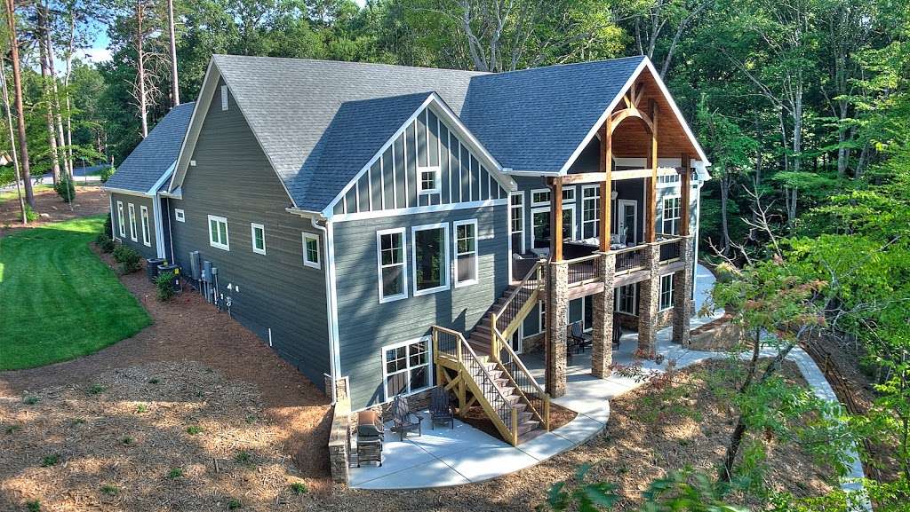 Lake Norman Luxury Vacation Rental | 8188 Energy Ln, Catawba, NC 28609, USA | Phone: (508) 847-6396