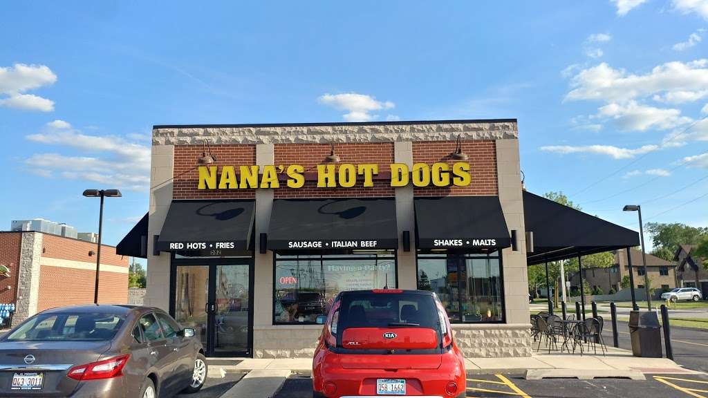 Nanas Hotdogs Of Elmhurst | 582 W Lake St, Elmhurst, IL 60126 | Phone: (630) 359-3507