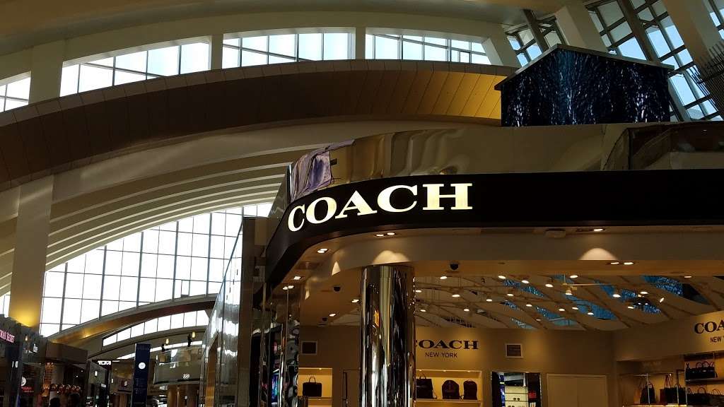 COACH LOS ANGELES AIRPORT | 380 World Way, Los Angeles, CA 90045, USA | Phone: (424) 750-9171