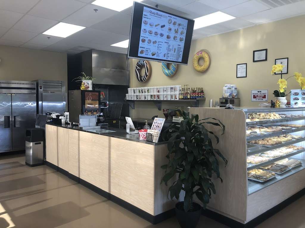 Daily Donuts & Smoothies ????????☕☕???????? | 9133 W Thunderbird Rd #107, Peoria, AZ 85381, USA | Phone: (602) 327-1990