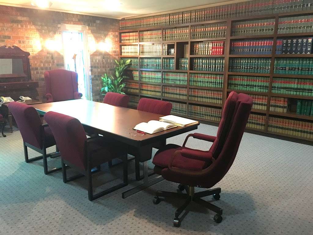 Byer & Byer Attorneys at Law | 6 W 8th St A, Anderson, IN 46016, USA | Phone: (765) 644-1288