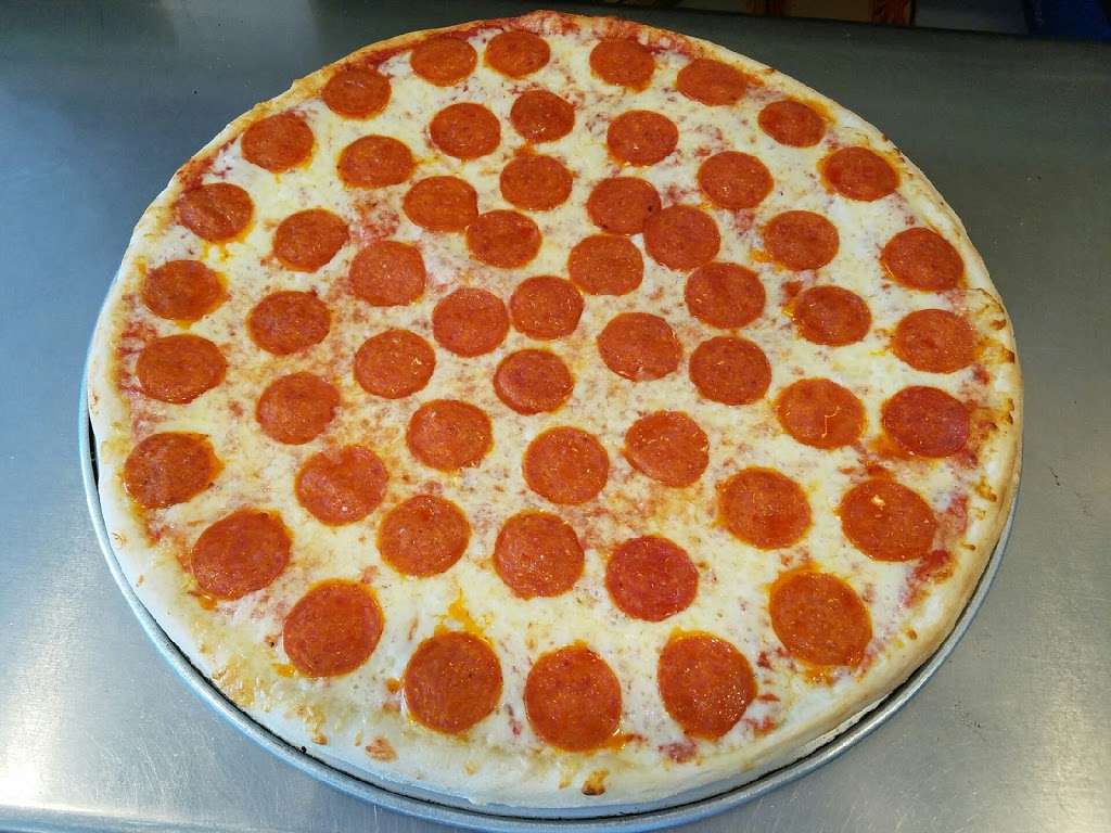 Brunos Pizzeria & Restaurant | 1556 Brentwood Rd, Bay Shore, NY 11706, USA | Phone: (631) 968-5588