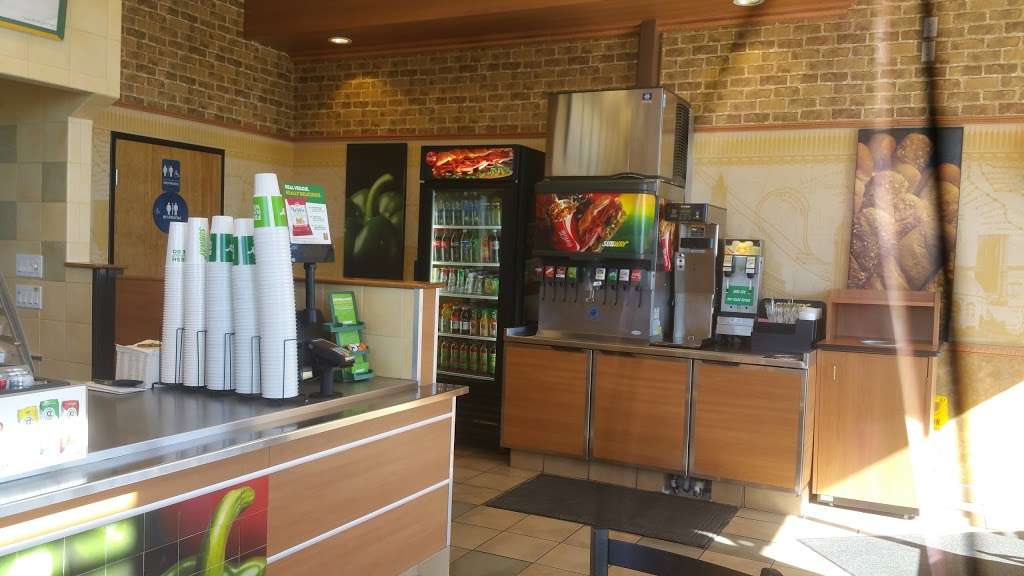 Subway Restaurants | 28788 The Old Rd, Valencia, CA 91355 | Phone: (661) 775-0400