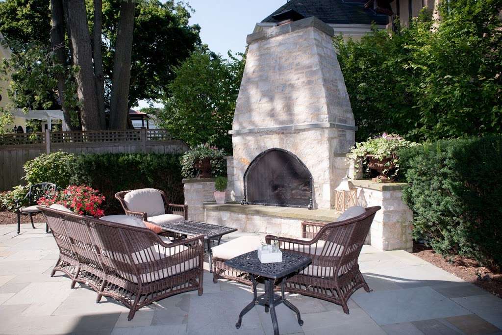 Stone Porch by the Lake | 300 Church St, Evanston, IL 60201 | Phone: (847) 905-0133