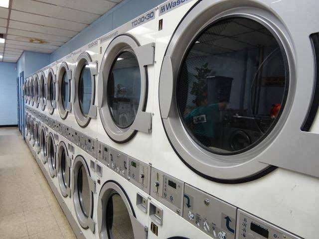 Sunshine Laundromat | 5655 N Tryon St, Charlotte, NC 28213, USA | Phone: (704) 526-8207