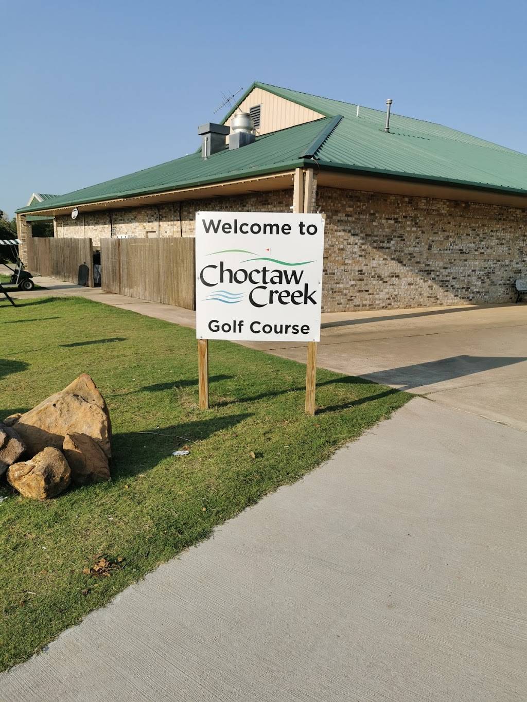 Choctaw Creek Golf Course and The Country Club Restaurant | 2200 N Hiwassee Rd, Choctaw, OK 73020, USA | Phone: (405) 769-7166