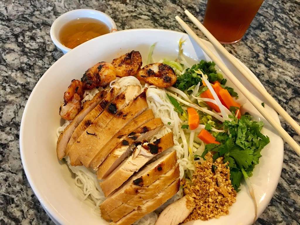 Pho Apple | 5930 W Park Blvd #400, Plano, TX 75093, USA | Phone: (972) 250-6500