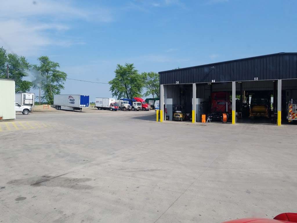 CIT Trucks - Grayslake, IL | 22570 IL-60, Grayslake, IL 60030, USA | Phone: (847) 223-6666