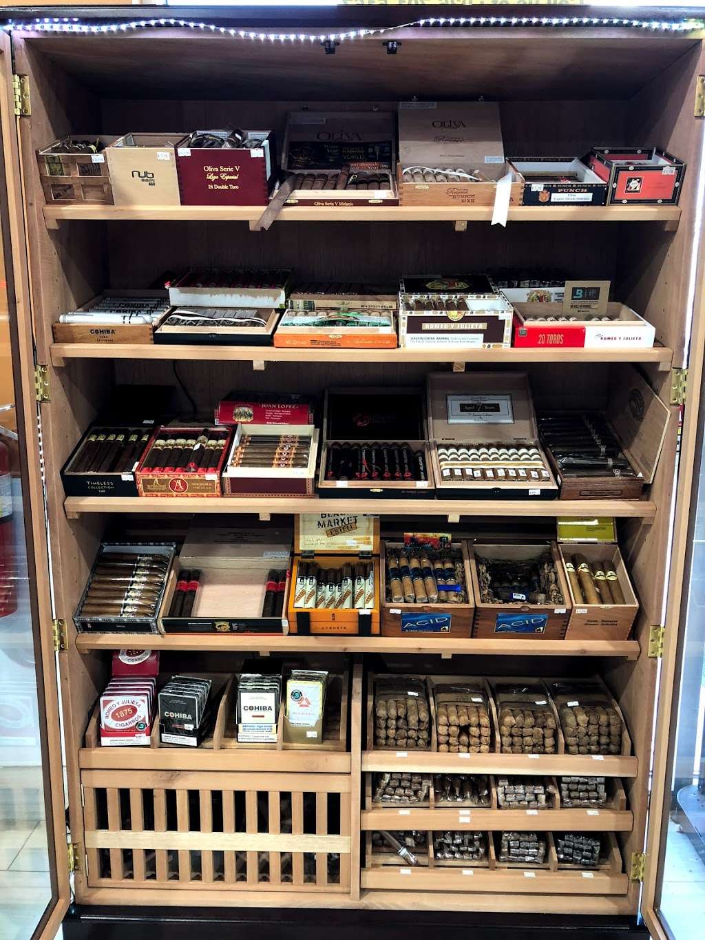 Eight-Thirty Marina | 12155 FM830, Willis, TX 77318, USA | Phone: (936) 701-5167