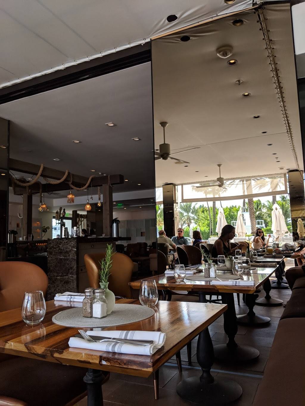 Shelborne Cafe | 1801 Collins Ave, Miami Beach, FL 33139, USA | Phone: (305) 531-1271