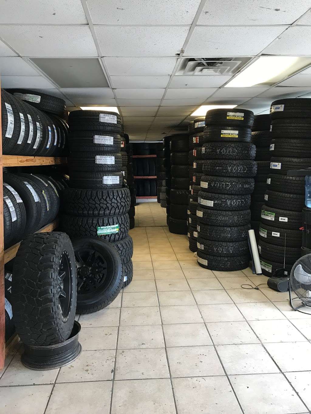 Antoine Tire Shop #3 | 211 Crosstimbers St, Houston, TX 77018, USA | Phone: (713) 505-1253