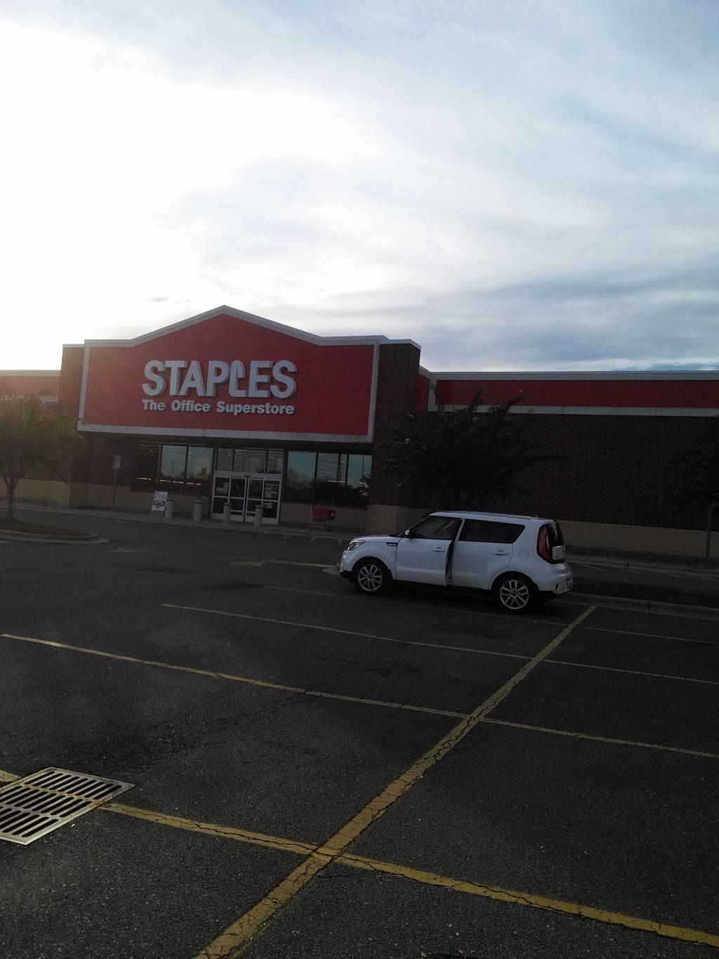 Staples | 210 Harmon Creek Rd, Kernersville, NC 27284, USA | Phone: (336) 993-7474