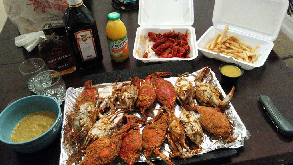 Capt Zeaks Crab House and Seafood | 192 N Dupont Hwy, New Castle, DE 19720 | Phone: (302) 322-2448