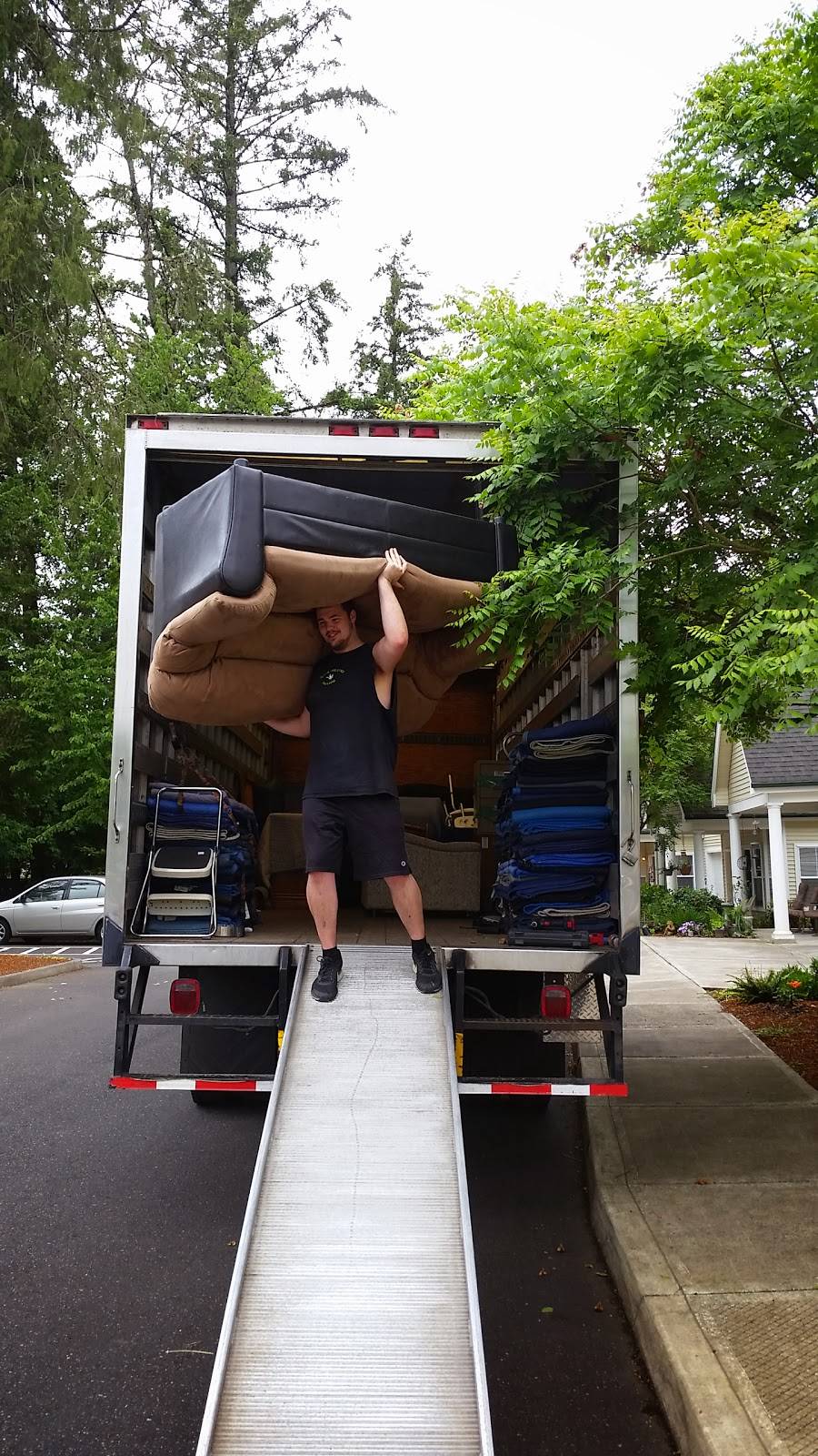 Northwest Grace Moving | 19764 Cypresswood St, Oregon City, OR 97045, USA | Phone: (503) 869-2050