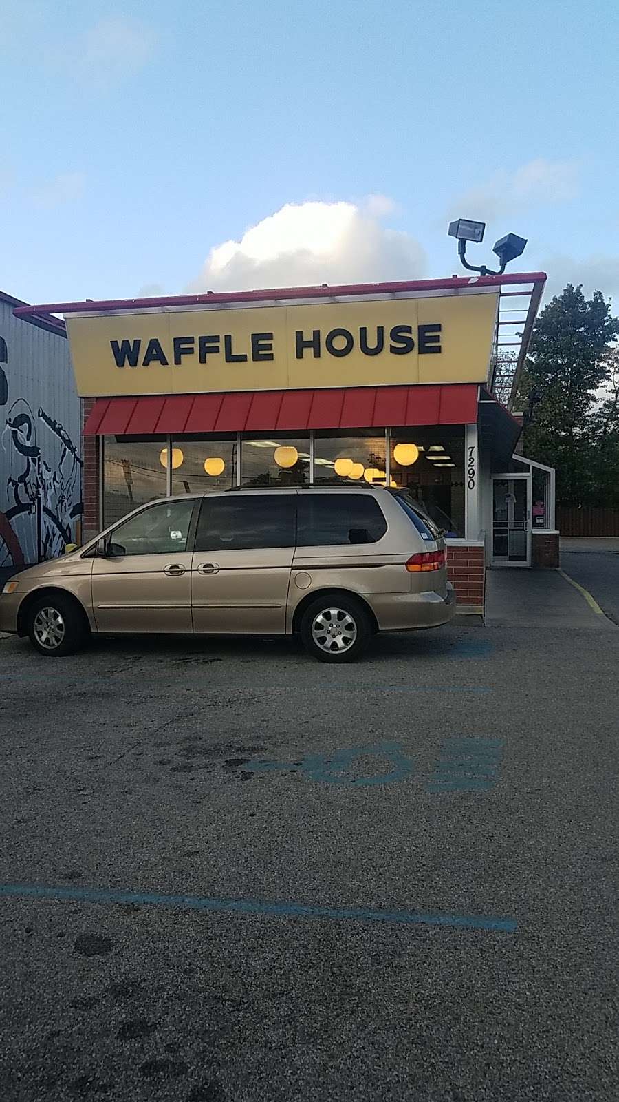Waffle House | 7290 Pendleton Pike, Lawrence, IN 46226, USA | Phone: (317) 549-6961
