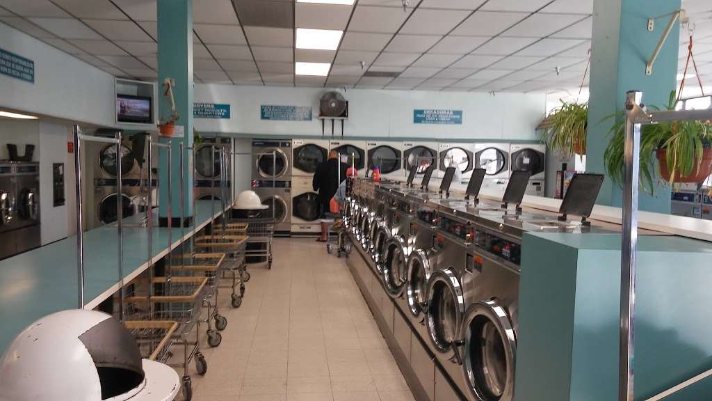 Laundry Room | 821 Russell Ave, Santa Rosa, CA 95403, USA | Phone: (707) 528-1624