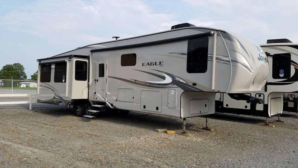 Gayle Klines RV Center | 444 E Main St, Mountville, PA 17554, USA | Phone: (717) 285-2008