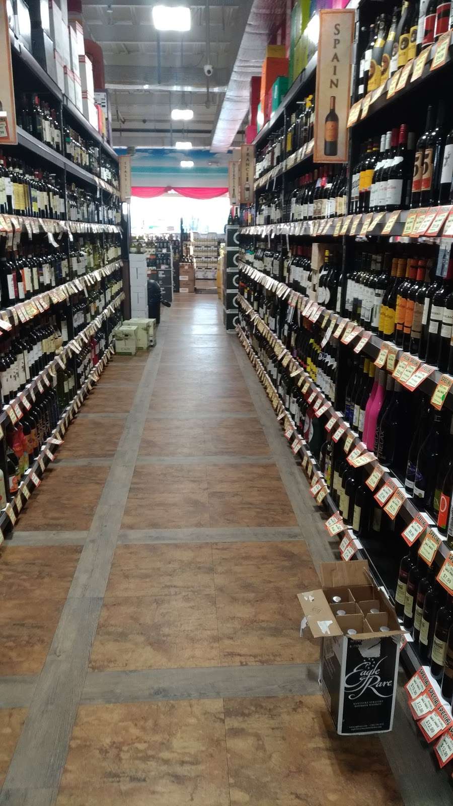 Liquor Wine Warehouse | 113-19 Beach Channel Dr, Rockaway Park, NY 11694, USA | Phone: (718) 474-8466