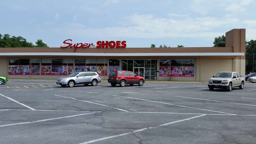 Super Shoes | 1525 Lincoln Way E, Chambersburg, PA 17202, USA | Phone: (717) 267-3900