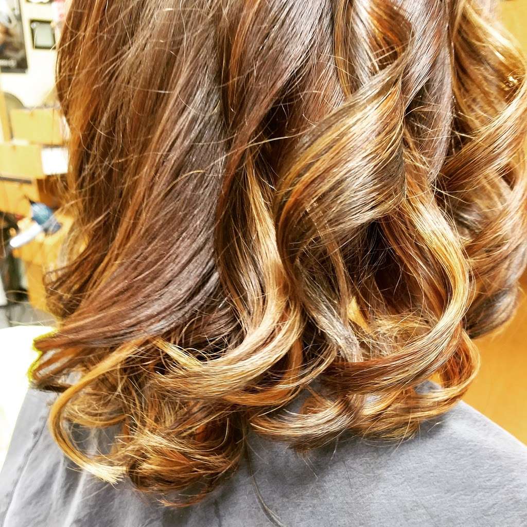 Main Street Hair Salon | 141 W Main St, Gosport, IN 47433, USA | Phone: (812) 821-1309