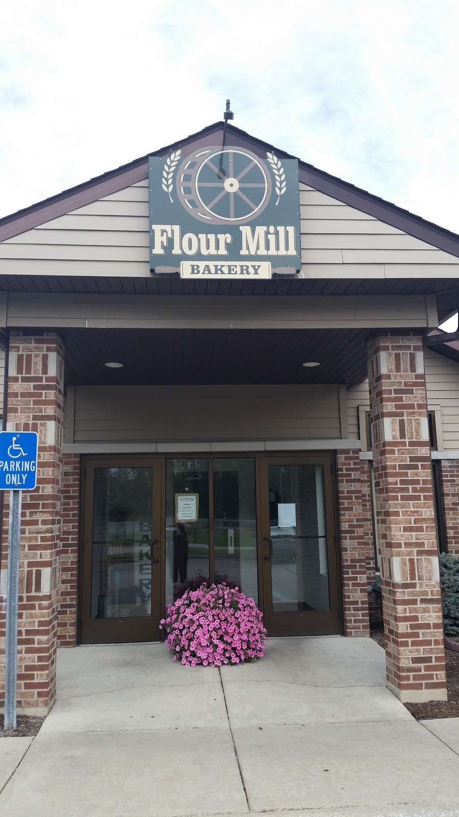 Flour Mill Bakery | 5450 W State Road 26, Rossville, IN 46065, USA | Phone: (765) 379-9995