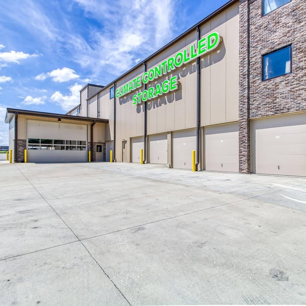 StorTropolis Self-Storage | 6001 NW 88th St, Kansas City, MO 64154, USA | Phone: (816) 746-9078