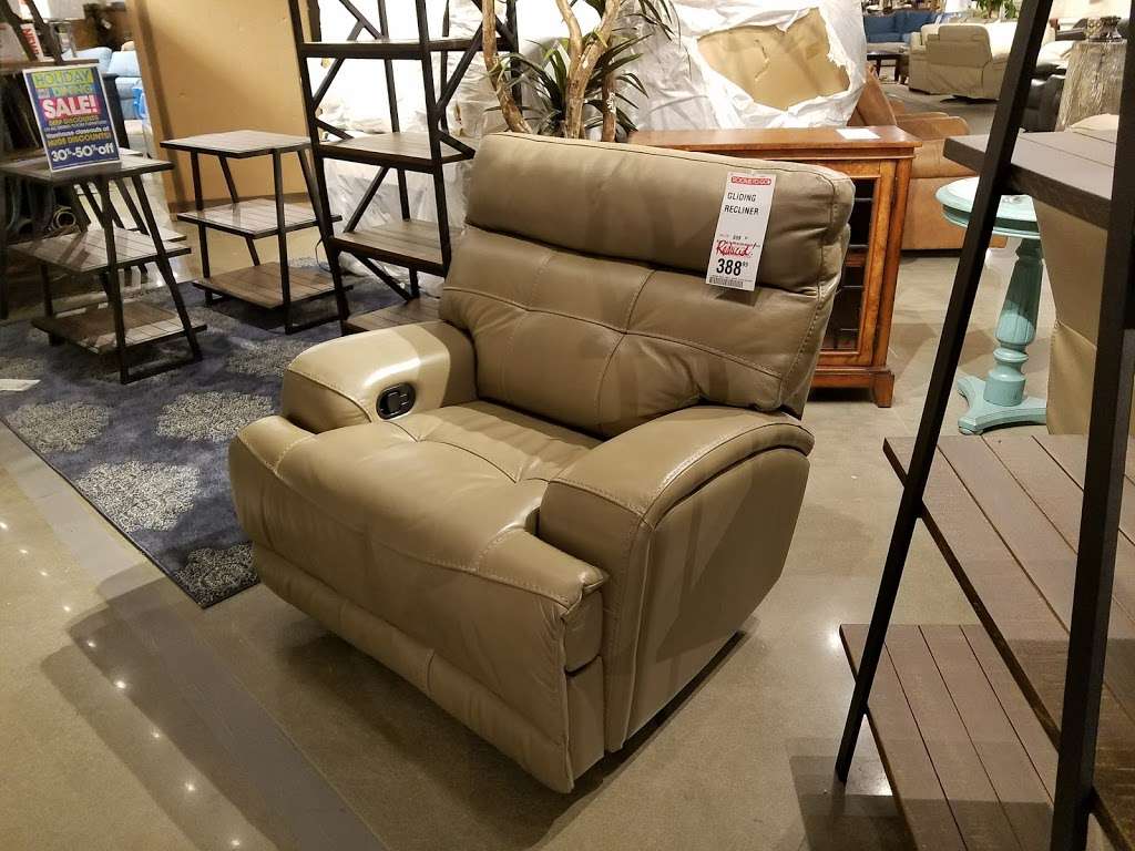 Rooms to Go Furniture Outlet | 18880 US-59, Humble, TX 77338 | Phone: (281) 706-8453