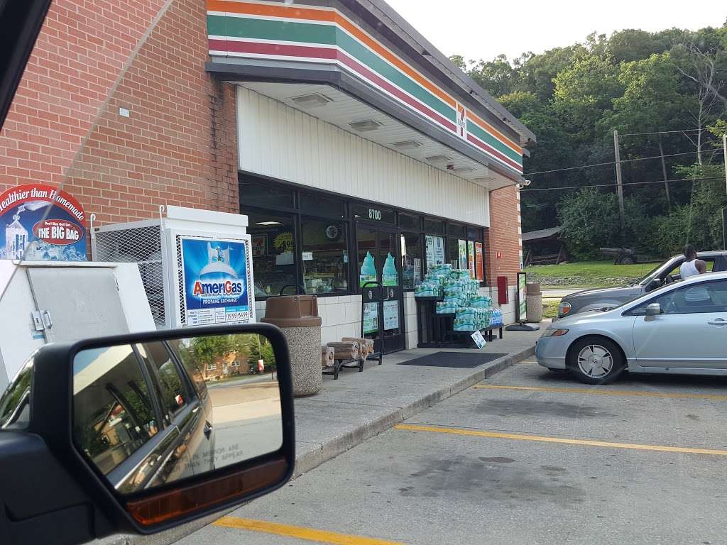 7-Eleven | 8700 S, Archer Ave, Willow Springs, IL 60480, USA | Phone: (708) 467-0228